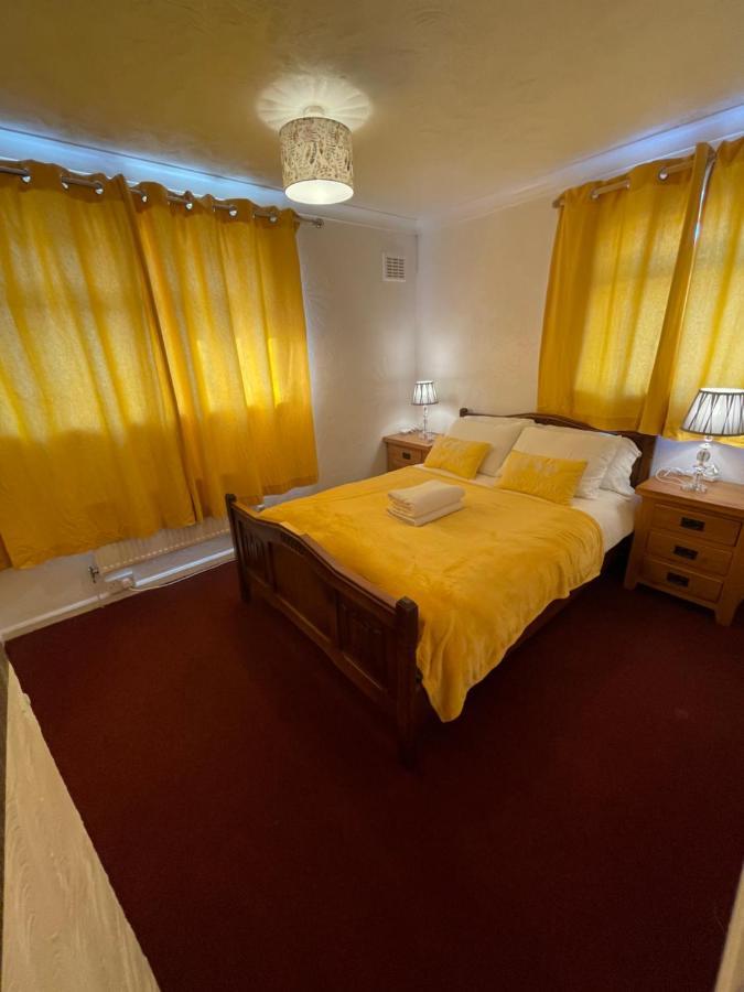 Holiday Home Cardiff City Sleeps 7 المظهر الخارجي الصورة