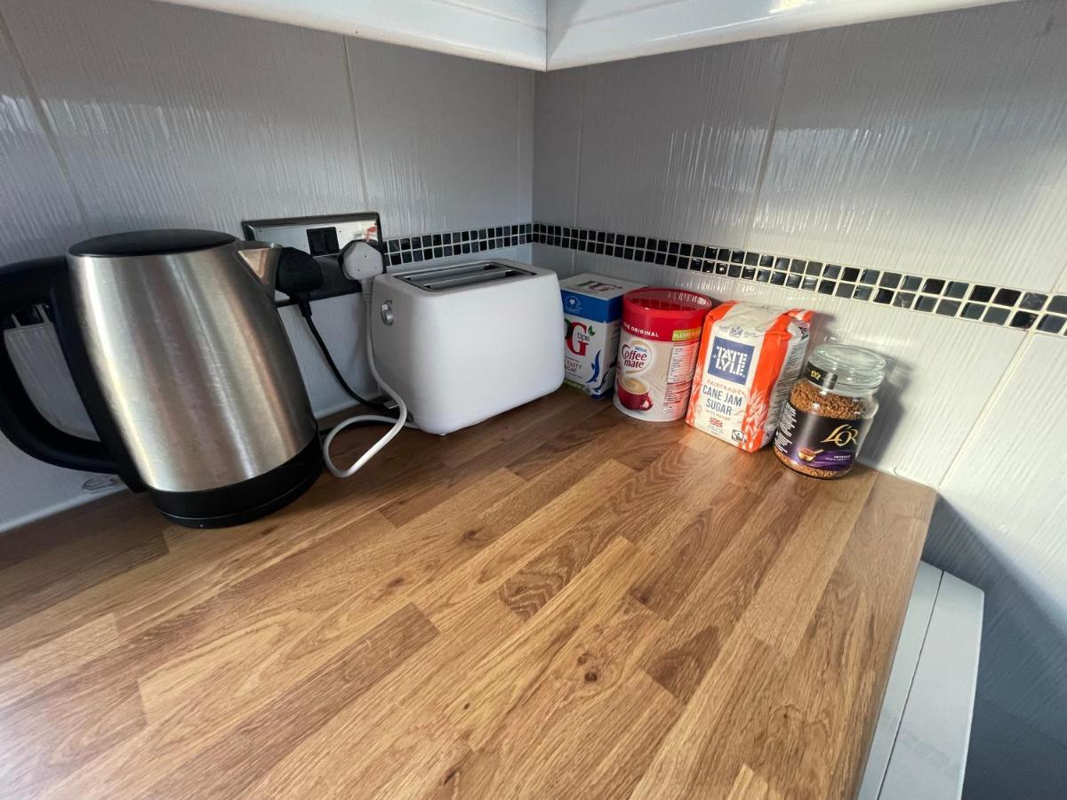 Holiday Home Cardiff City Sleeps 7 المظهر الخارجي الصورة