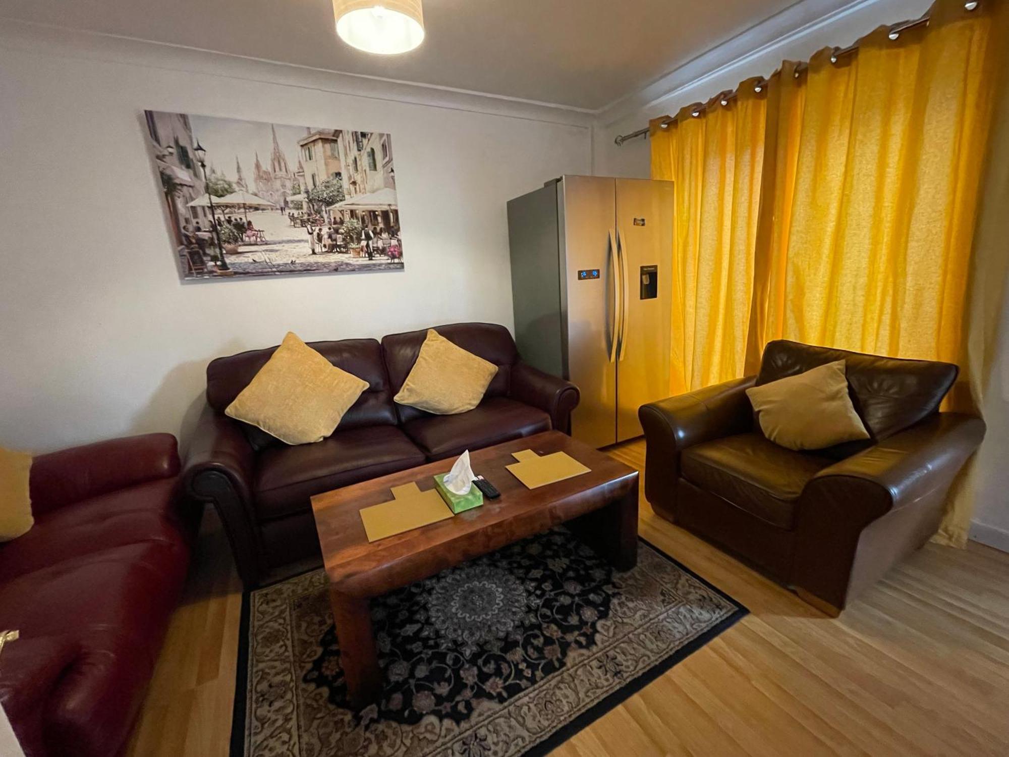 Holiday Home Cardiff City Sleeps 7 المظهر الخارجي الصورة