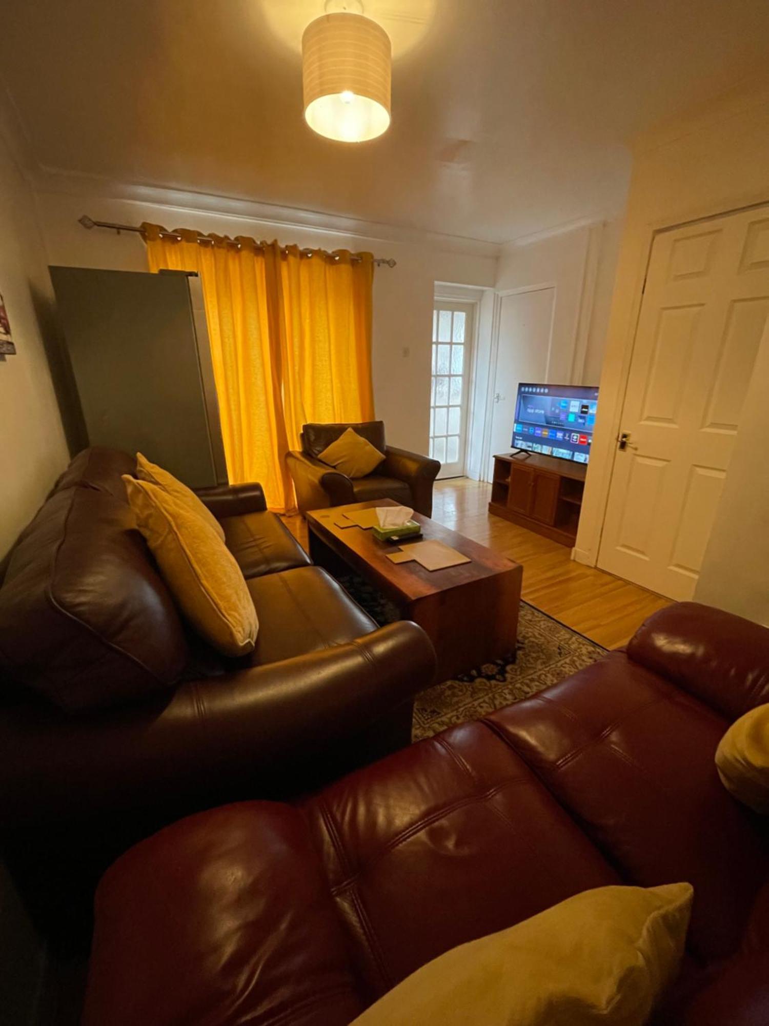 Holiday Home Cardiff City Sleeps 7 المظهر الخارجي الصورة